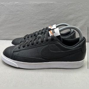 NEW IN BOX, NIKE Sneakers, Blazer Low shoes, Black- NIB, Women’s size 6